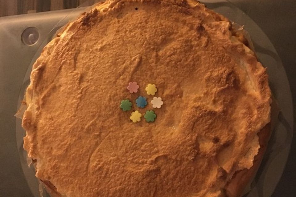 Saftiger Schmandkuchen mit Baiser