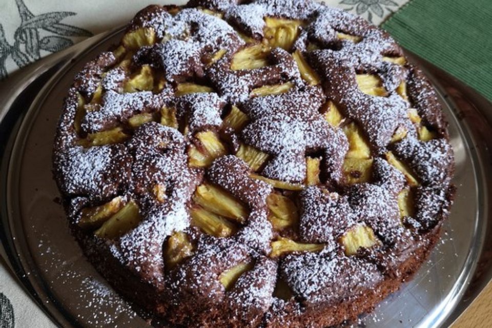 Schneller Schokokuchen mit Ananas