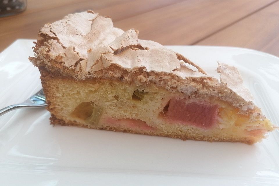 Svetis Rhabarberkuchen mit Mandelbaiser