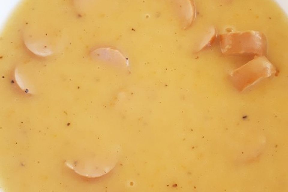 Kartoffelsuppe mit Würstchen