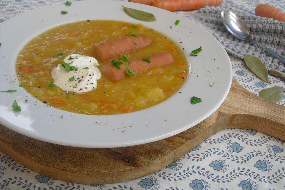 Kartoffelsuppe mit Würstchen