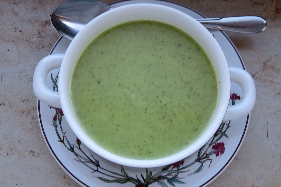 Brokkoli-Kokos-Suppe