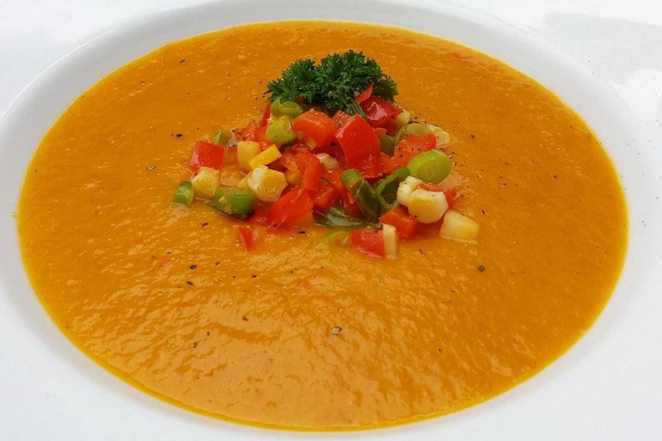 Vegane Kürbis-Steckrüben-Suppe