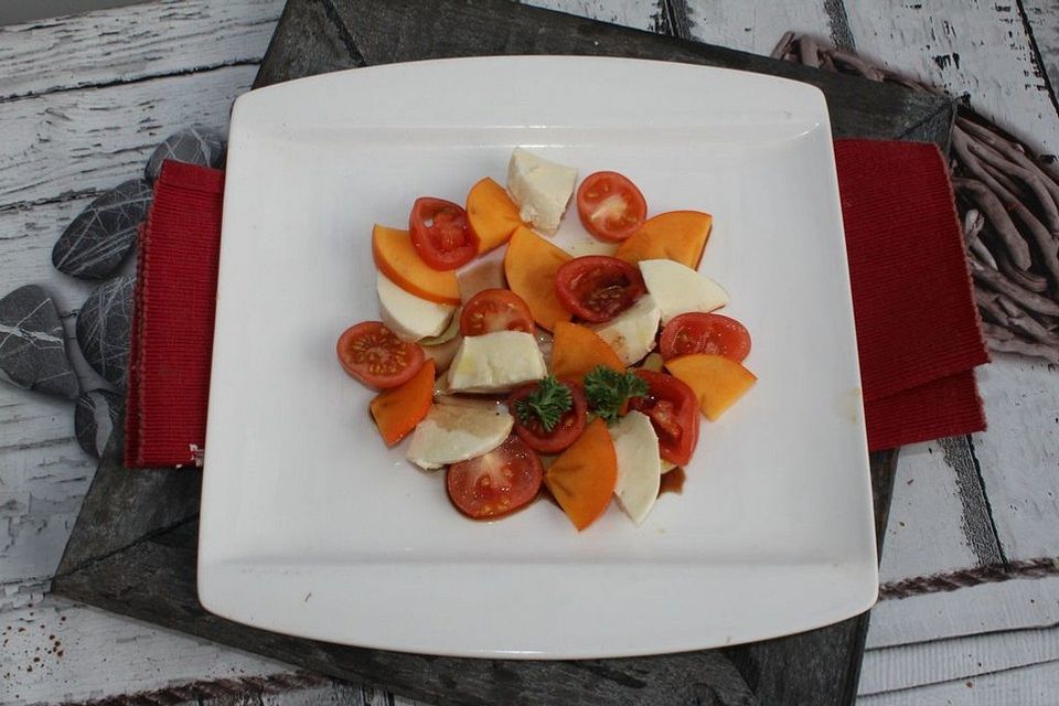 Tomate-Kaki-Mozzarella-Salat