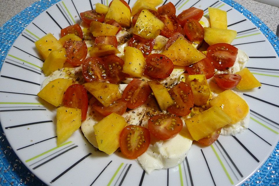 Tomate-Kaki-Mozzarella-Salat