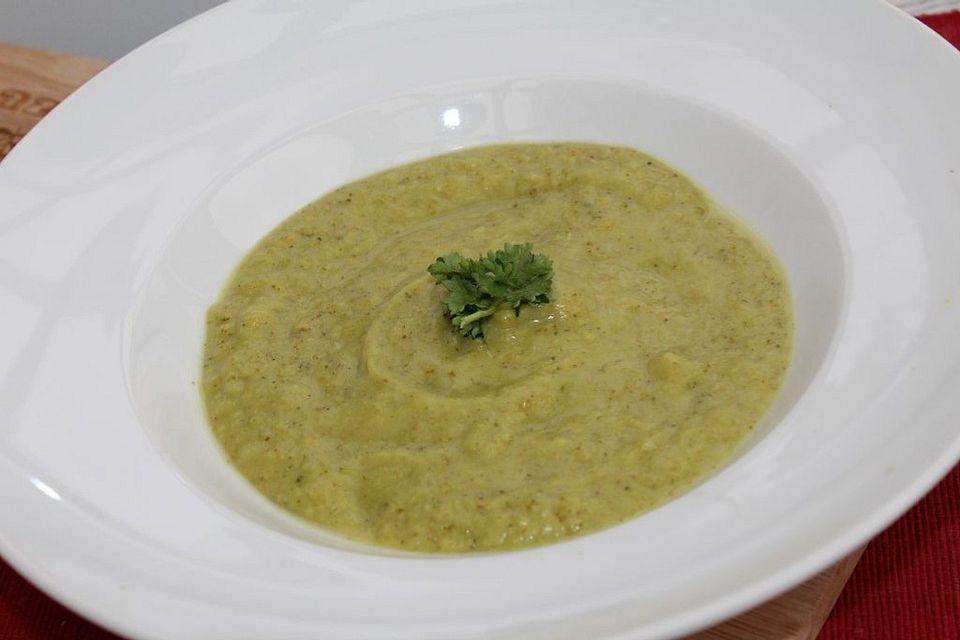 Brokkoli-Kokos-Suppe