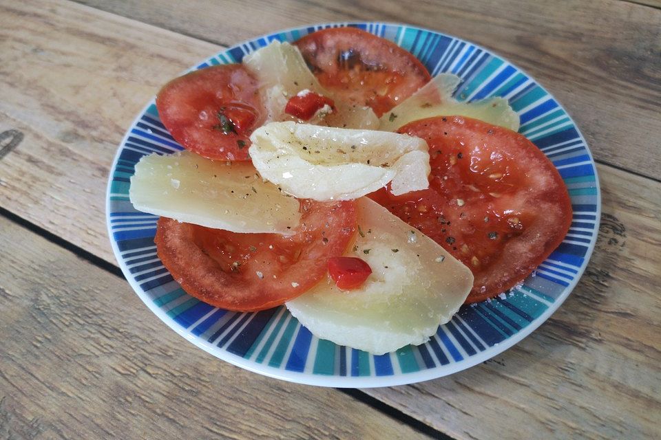 Harzer Käse-Tomate-Carpaccio