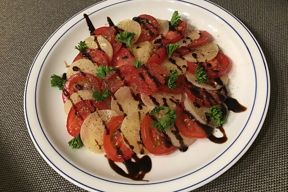 Harzer Käse-Tomate-Carpaccio