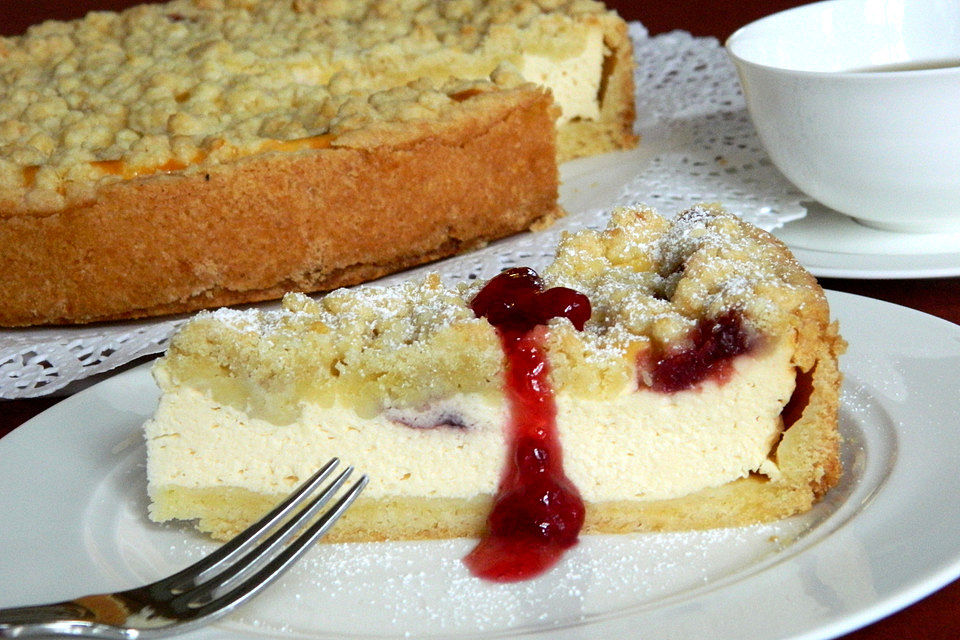 Käse-Streusel mit Preiselbeeren