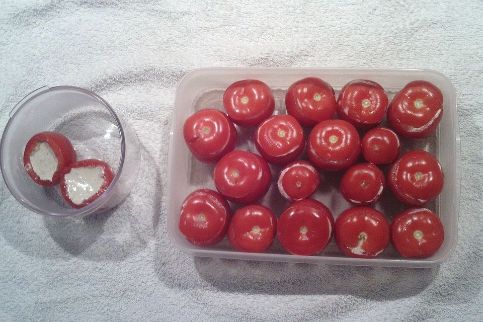 Tomaten mit Thunfischfüllung