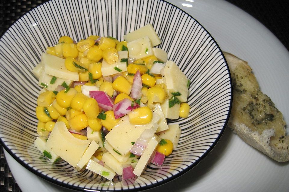 Emmentaler Käsesalat