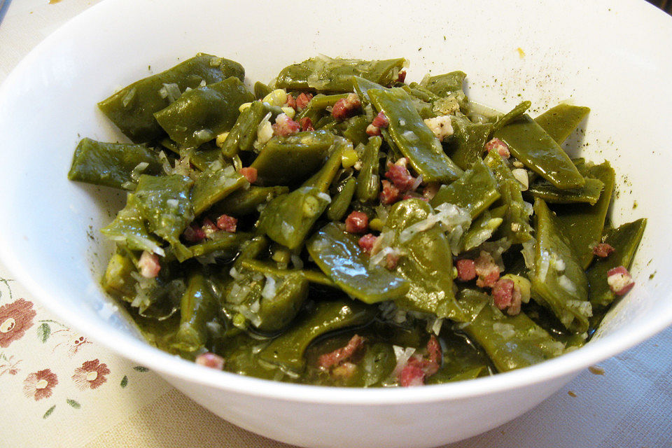 Grüner Bohnensalat mit Zwiebeln