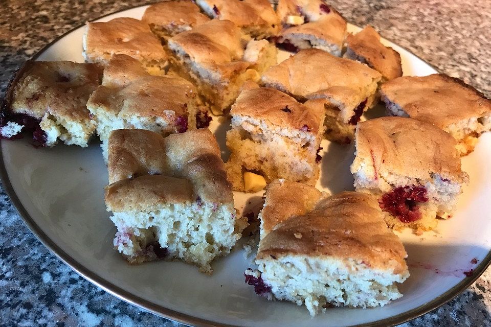 Blondies mit Himbeeren