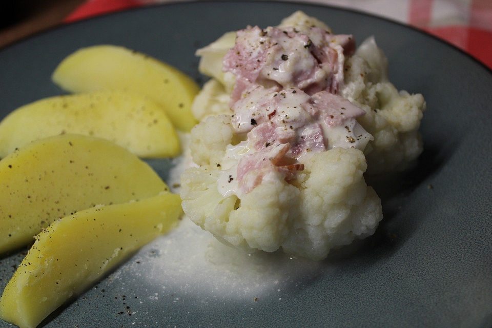 Blumenkohl mit Schinkensoße