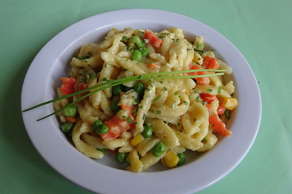 Sahne-Spätzle mit Buttergemüse