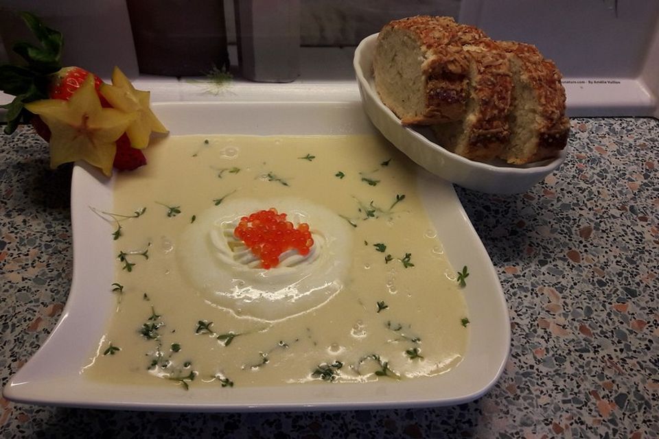 Knoblauchcremesuppe mit Forellenkaviar