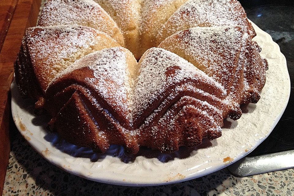 Vanillekuchen mit Nusskruste