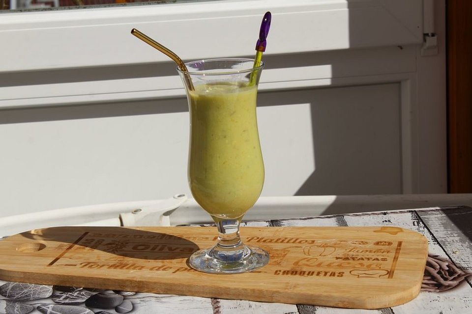 Avocado-Mango-Smoothie