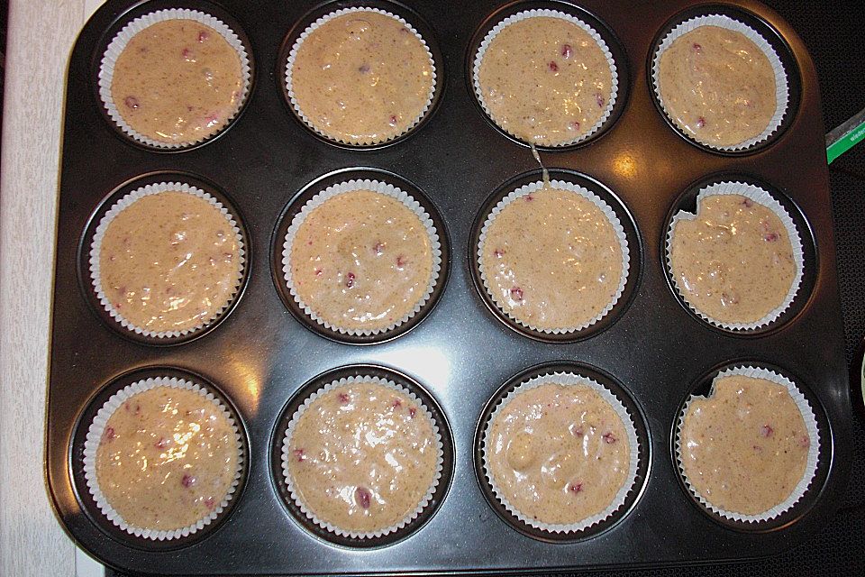 Preiselbeer - Walnuss - Muffins