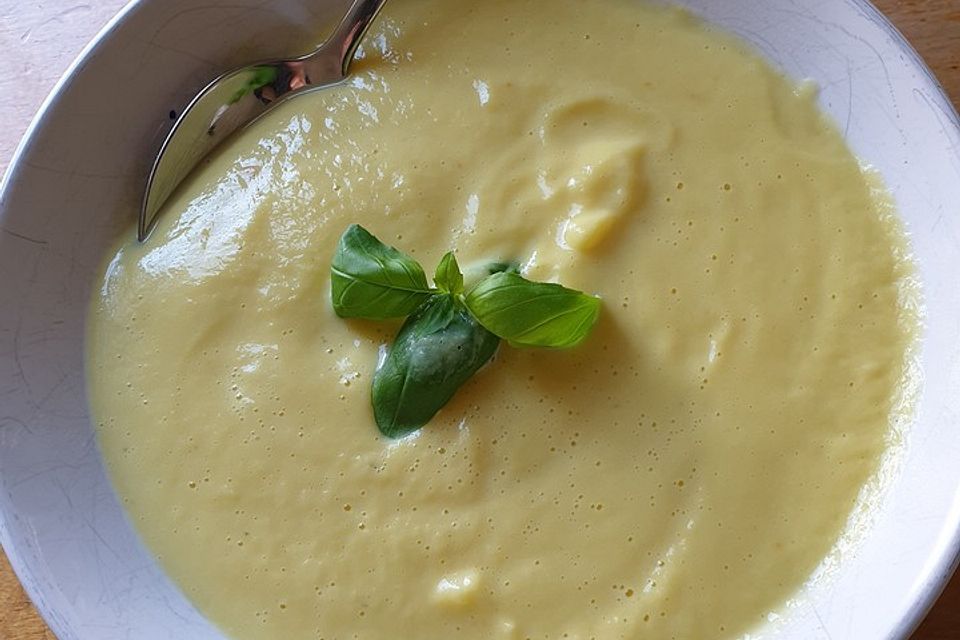 Blumenkohlsuppe mit Kokosmilch