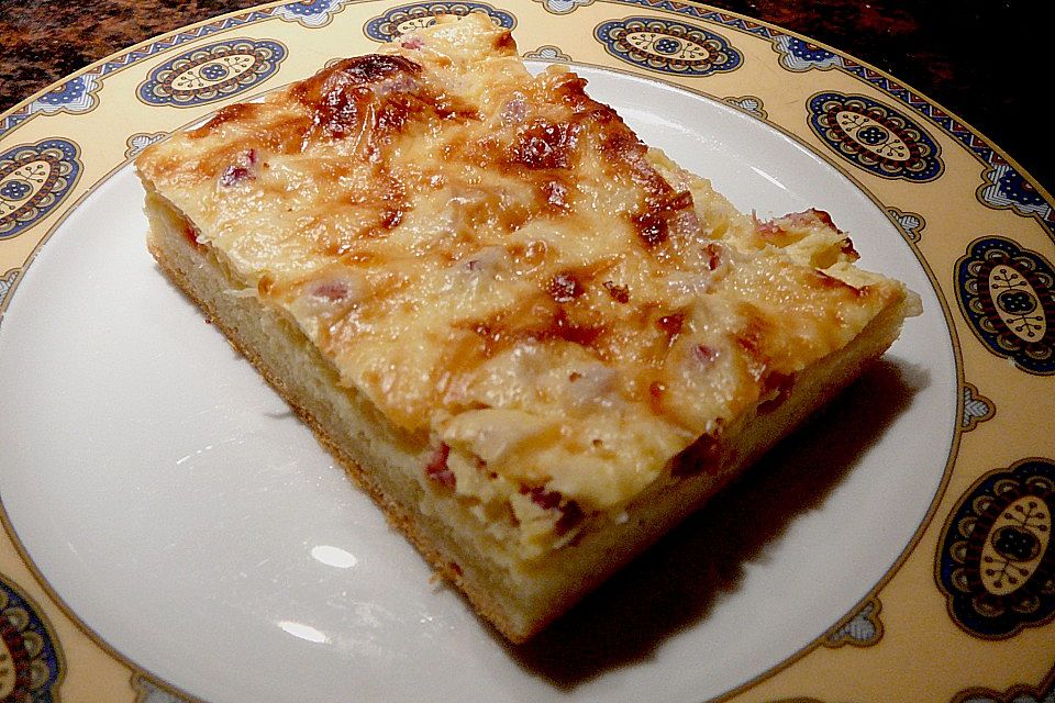 Speckkuchen mit Quarkölteig