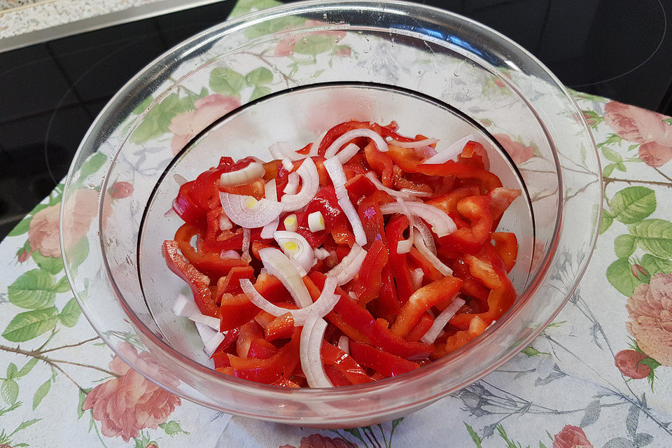 Paprika-Zwiebel-Salat