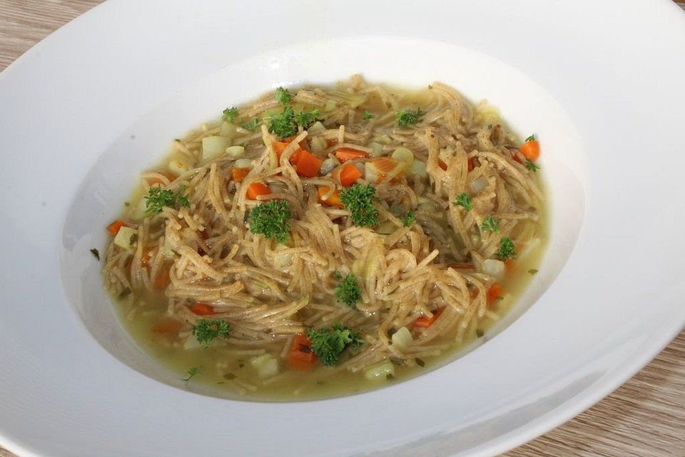 Ultraschnelle Fadennudelsuppe