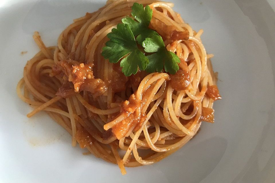 Capellini mit Sardellen-Tomatensoße