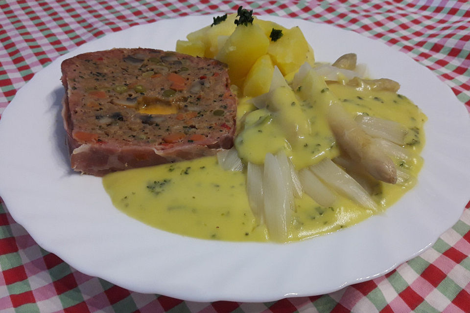 Spargel in Wein-Käsesauce