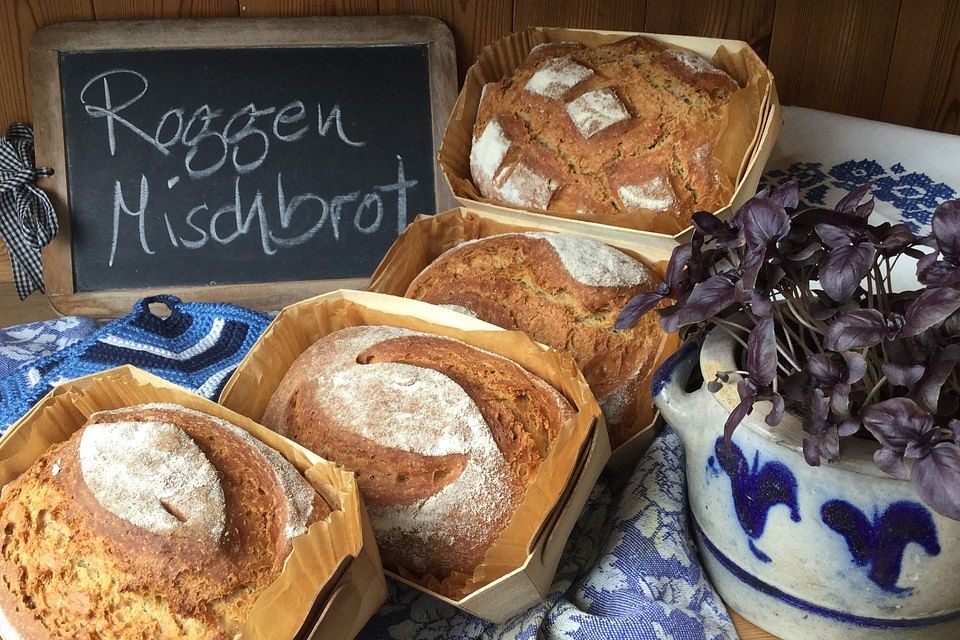 Roggenmischbrot mit Buttermilch