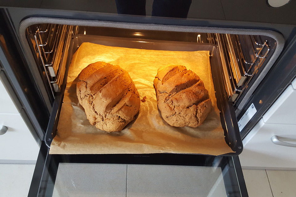 Roggenmischbrot mit Buttermilch