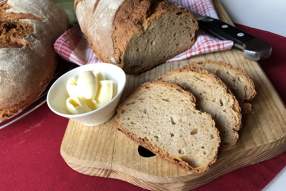 Roggenmischbrot mit Buttermilch