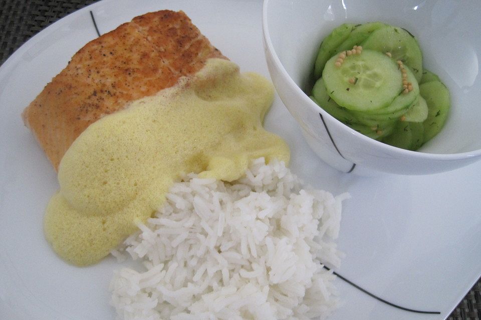 Lachs mit Zitronen-Zabaione