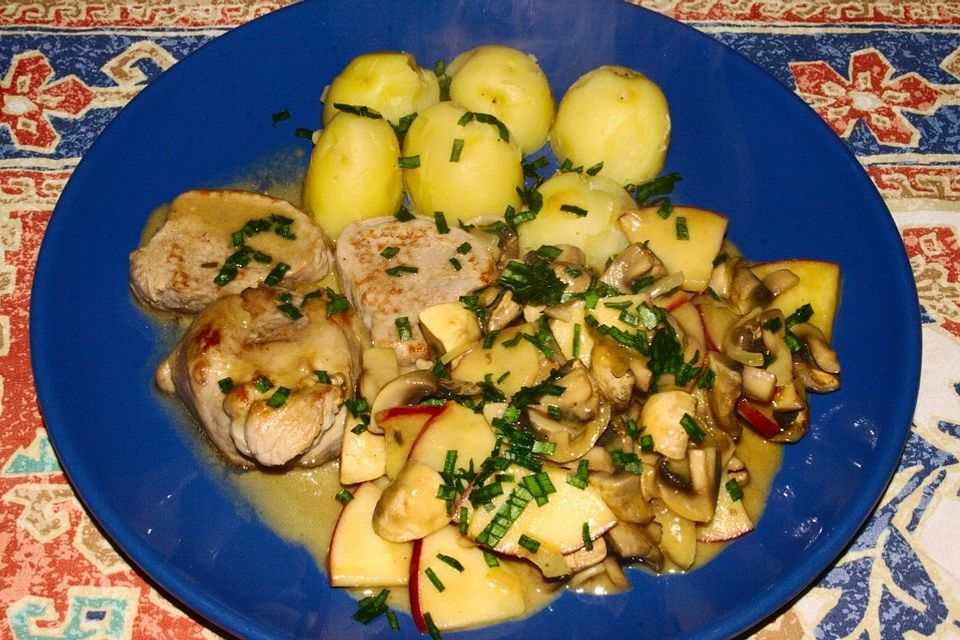 Schweinemedaillons mit Champignon-Apfelsauce