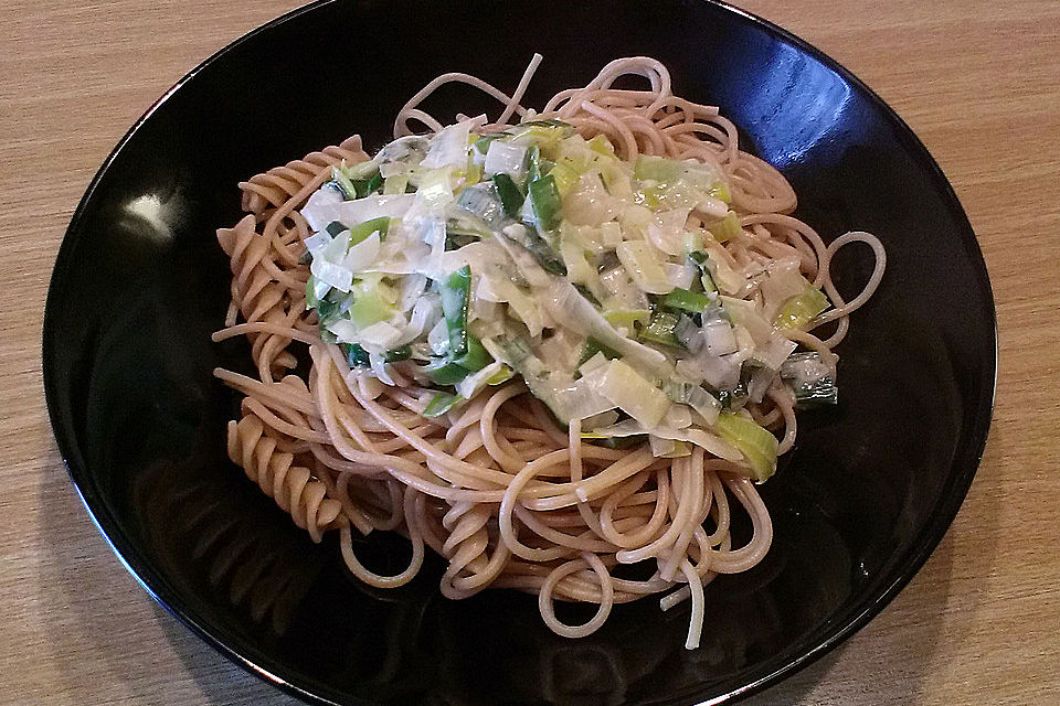 Spaghetti in Lauchsahne