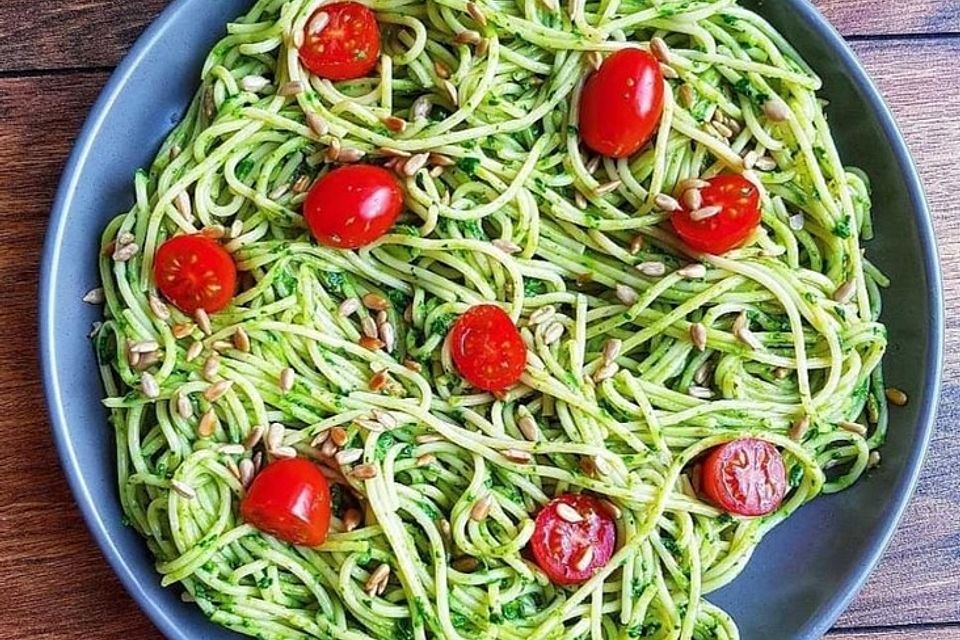 Pasta mit Spinat-Pesto