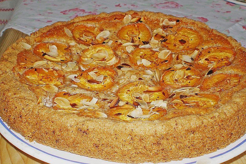 Aprikosenkuchen mit Mandelguss