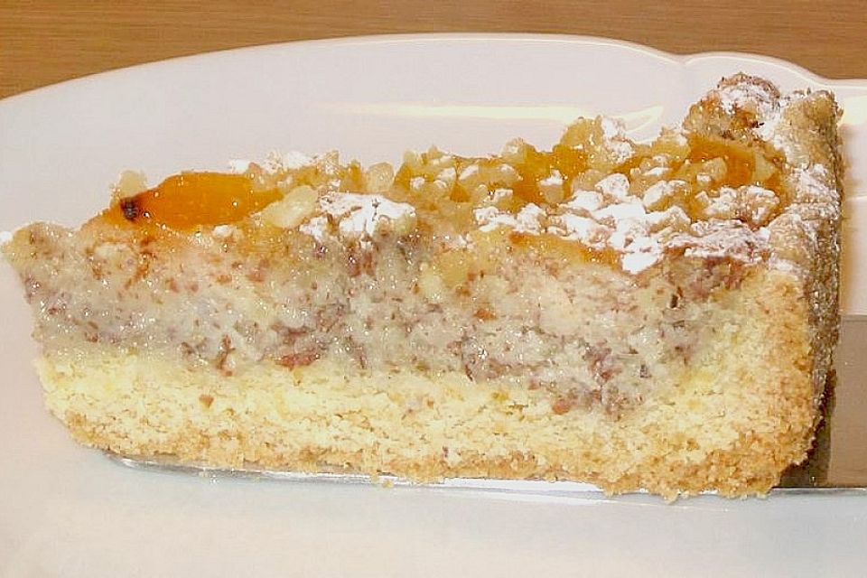 Aprikosenkuchen mit Mandelguss