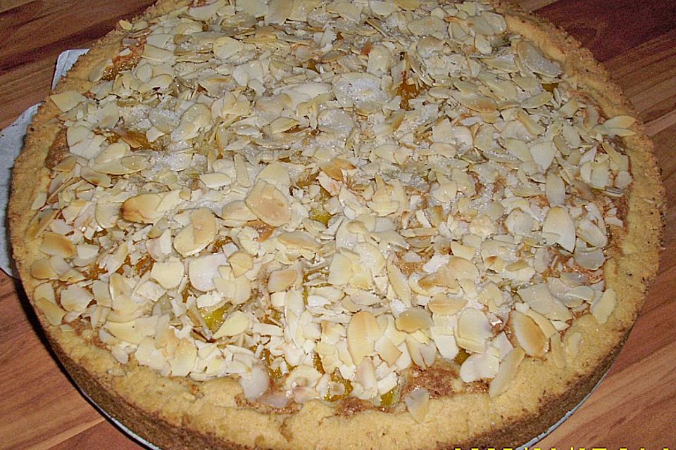 Aprikosenkuchen mit Mandelguss