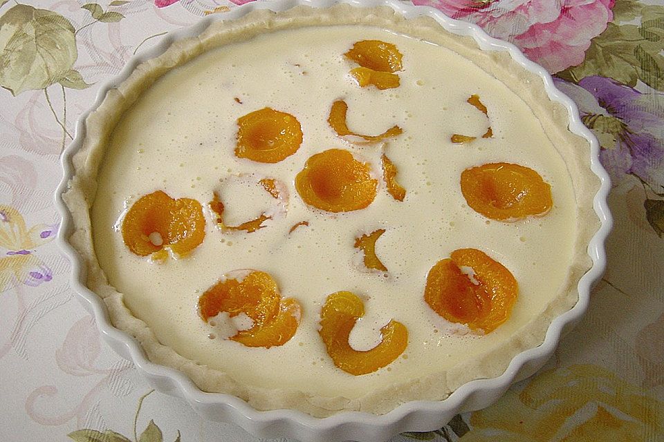 Aprikosenkuchen mit Mandelguss