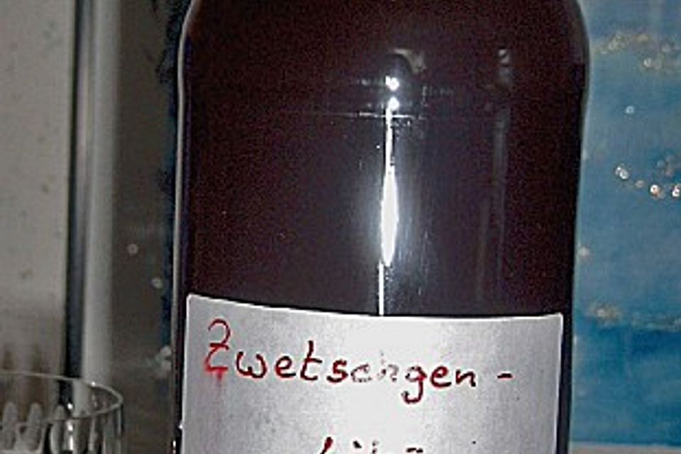 Zwetschgenlikör