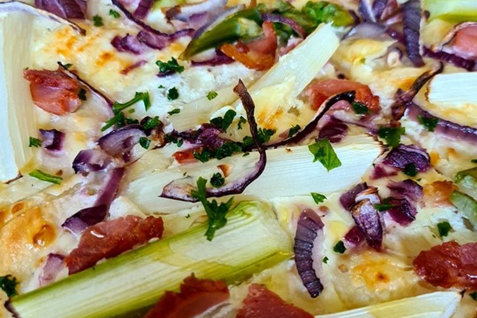 Spargelflammkuchen