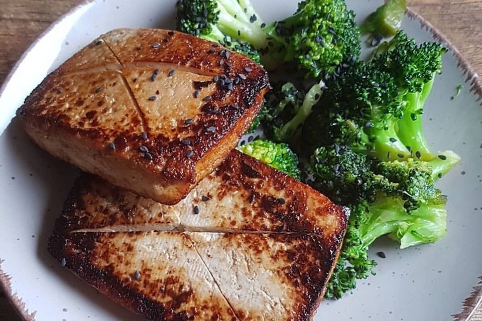 Süßer Tofu mit Brokkoli