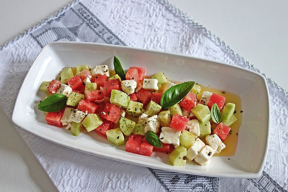 Wassermelonen-Gurken-Feta-Salat