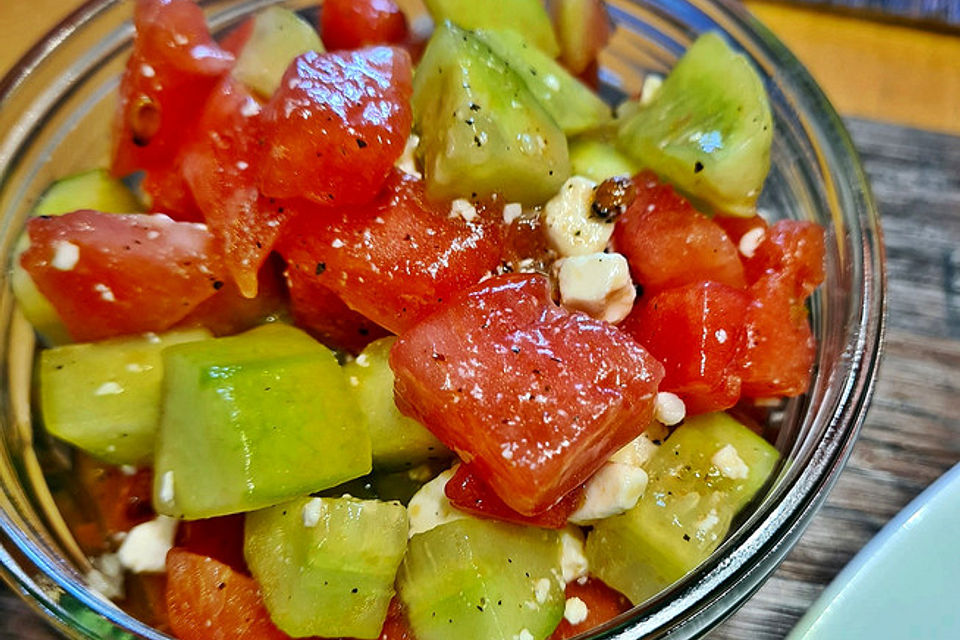 Wassermelonen-Gurken-Feta-Salat