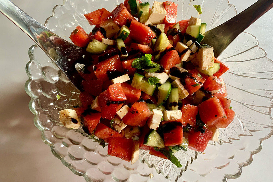 Wassermelonen-Gurken-Feta-Salat