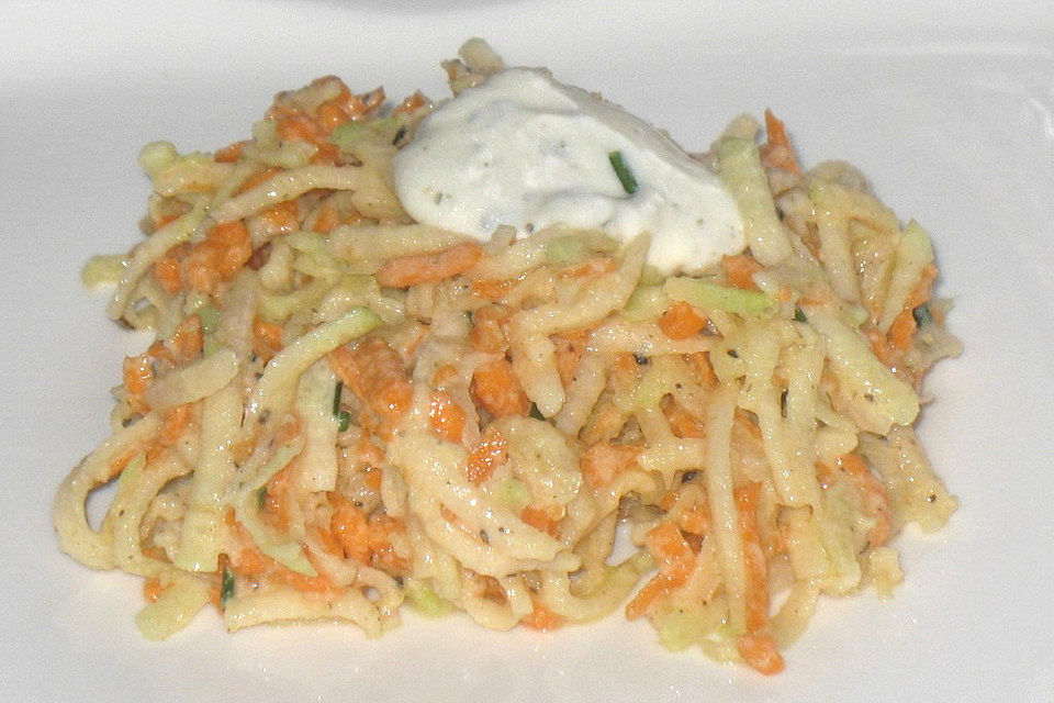 Kohlrabi-Möhren-Salat