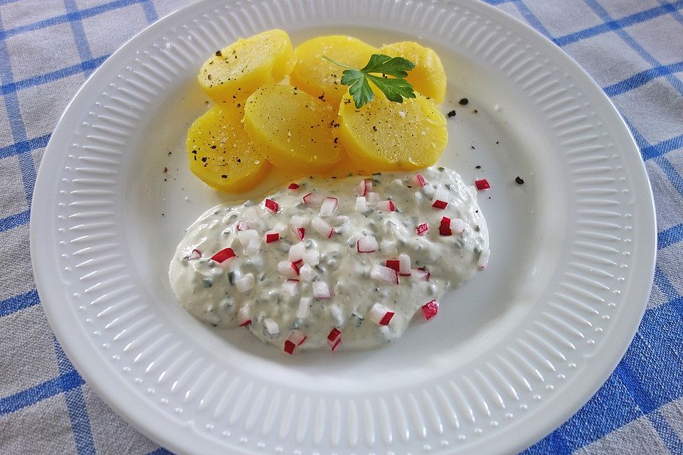 Herzhafter Quark mit Pellkartoffeln