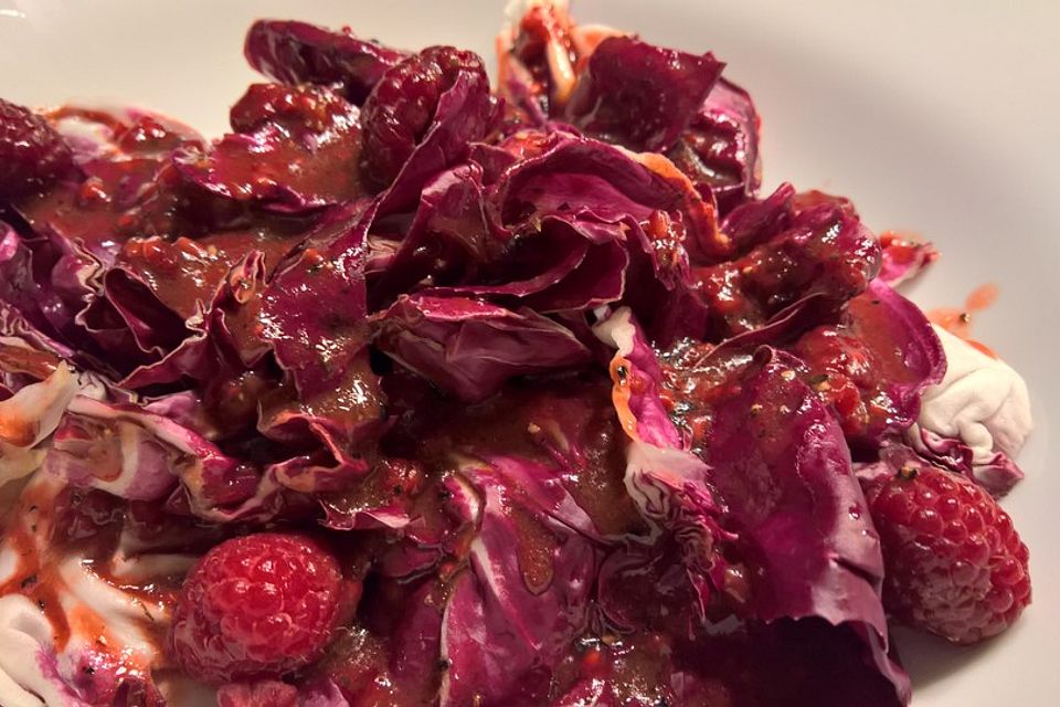 Radicciosalat mit Himbeeren