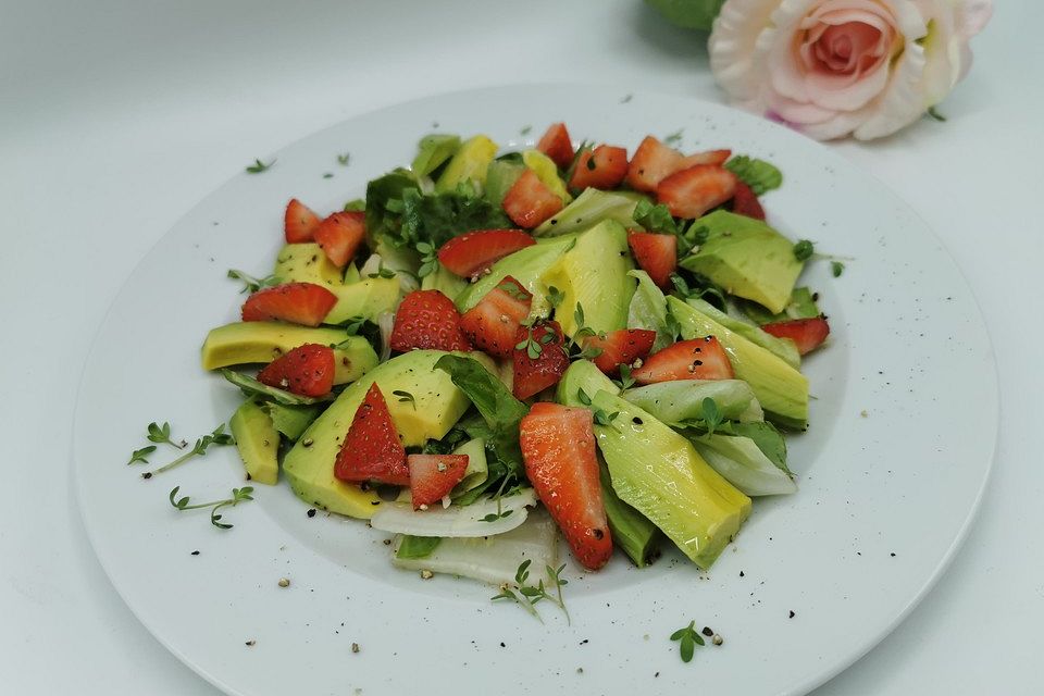 Avocado-Erdbeer-Salat